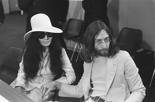 约翰·列侬在小野洋子身上发现了什么？第1张