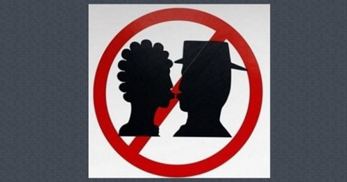 世界上哪些国家禁止在公共场所接吻第1张